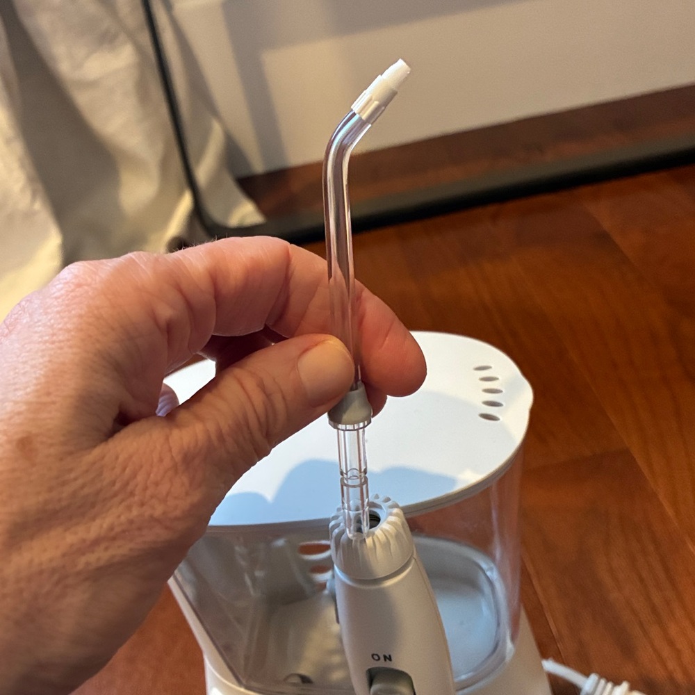 Waterpik Water Flosser in White - used 3 times - Picture 2 of 8
